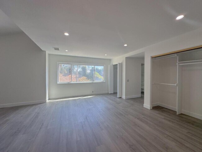 Building Photo - 25512 Maximus St