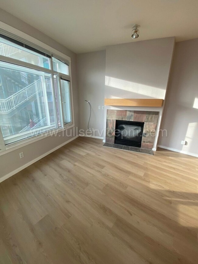 Building Photo - RARE OPENING at Waterfront Landing – Spacious Waterfront 1BR w/ Private Deck, Views & Direct Pike...
