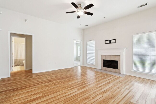 Building Photo - Single Family Home