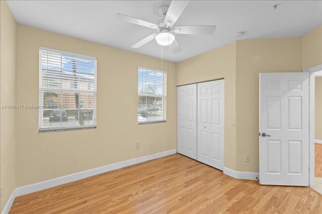 Building Photo - 1048 SW 147th Ave