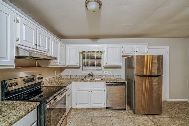 Building Photo - 1684 Brewster Rd