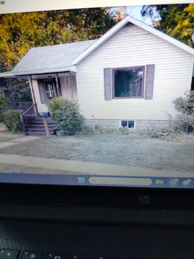 Primary Photo - 201 E Carpenter St