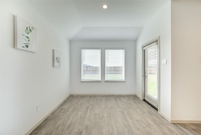 Building Photo - 1806 Laguna Wy
