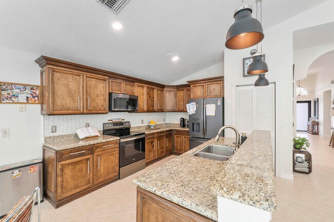 Building Photo - 6755 NW 75th Pl