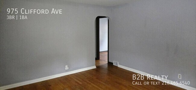 Building Photo - 975 Clifford Ave