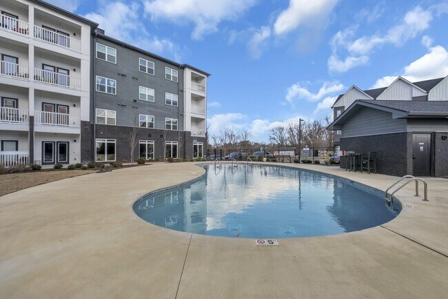 Building Photo - 1540 Lebanon Pike