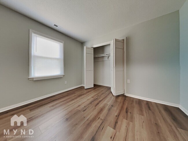 Building Photo - 416 York Rd