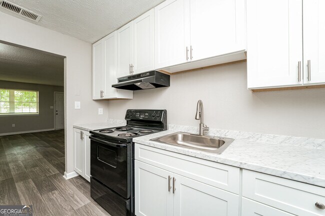 Building Photo - 165 Amethyst Dr