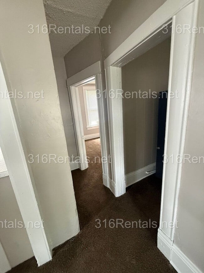 Building Photo - 241-243.5-2435 N Chautauqua St