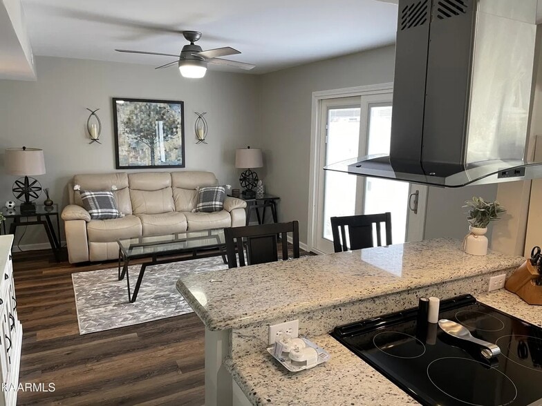 Building Photo - 7914 Gleason Dr