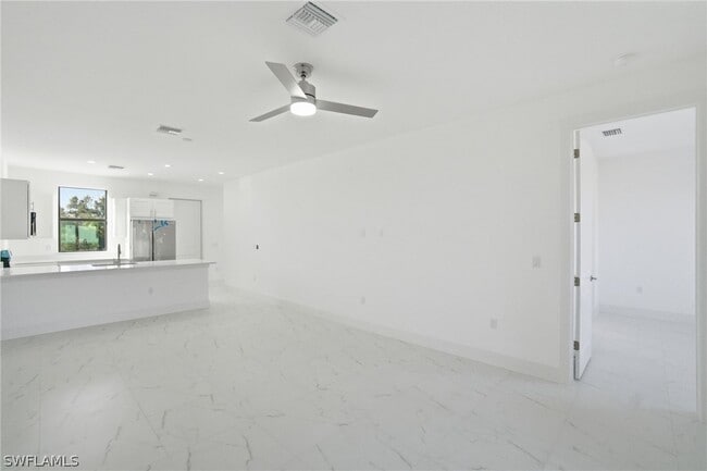 Building Photo - 2404-2406 Mae Ave S