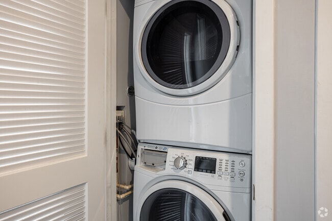2BR, 1.5BA - The Grove at Olmsted Green