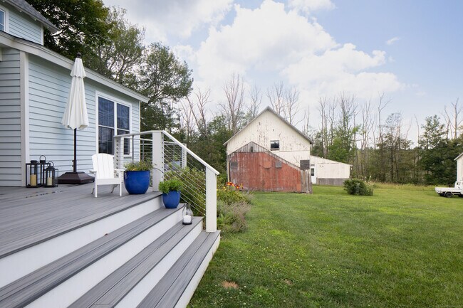 Building Photo - 41 Loon Meadow Dr