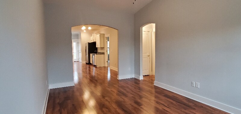 Building Photo - 203 Bancroft Ml