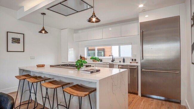 Building Photo - 3154 Curts Ave