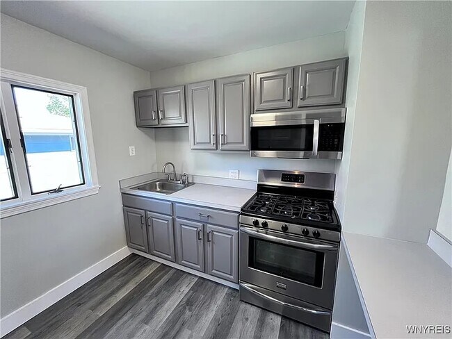 Building Photo - 146 Ramsdell Ave