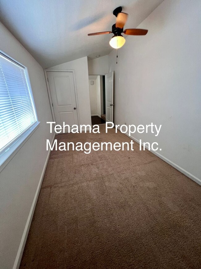 Building Photo - Charming little home in Red Bluff