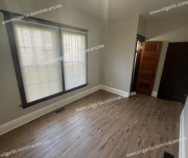 Building Photo - 677 Tyler St