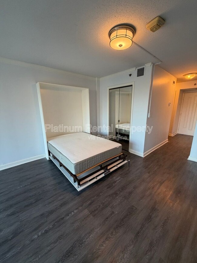 Building Photo - 2870 Pharr Ct S Northwest