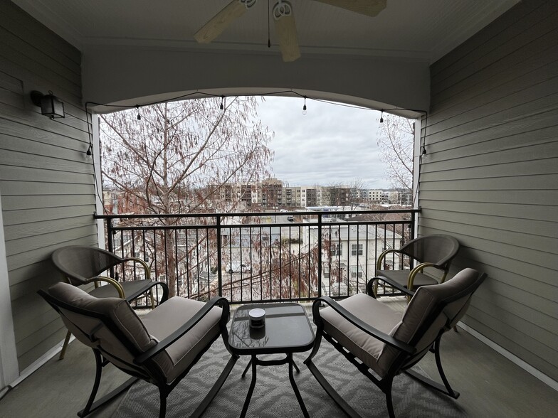 Building Photo - 2310 Elliott Ave