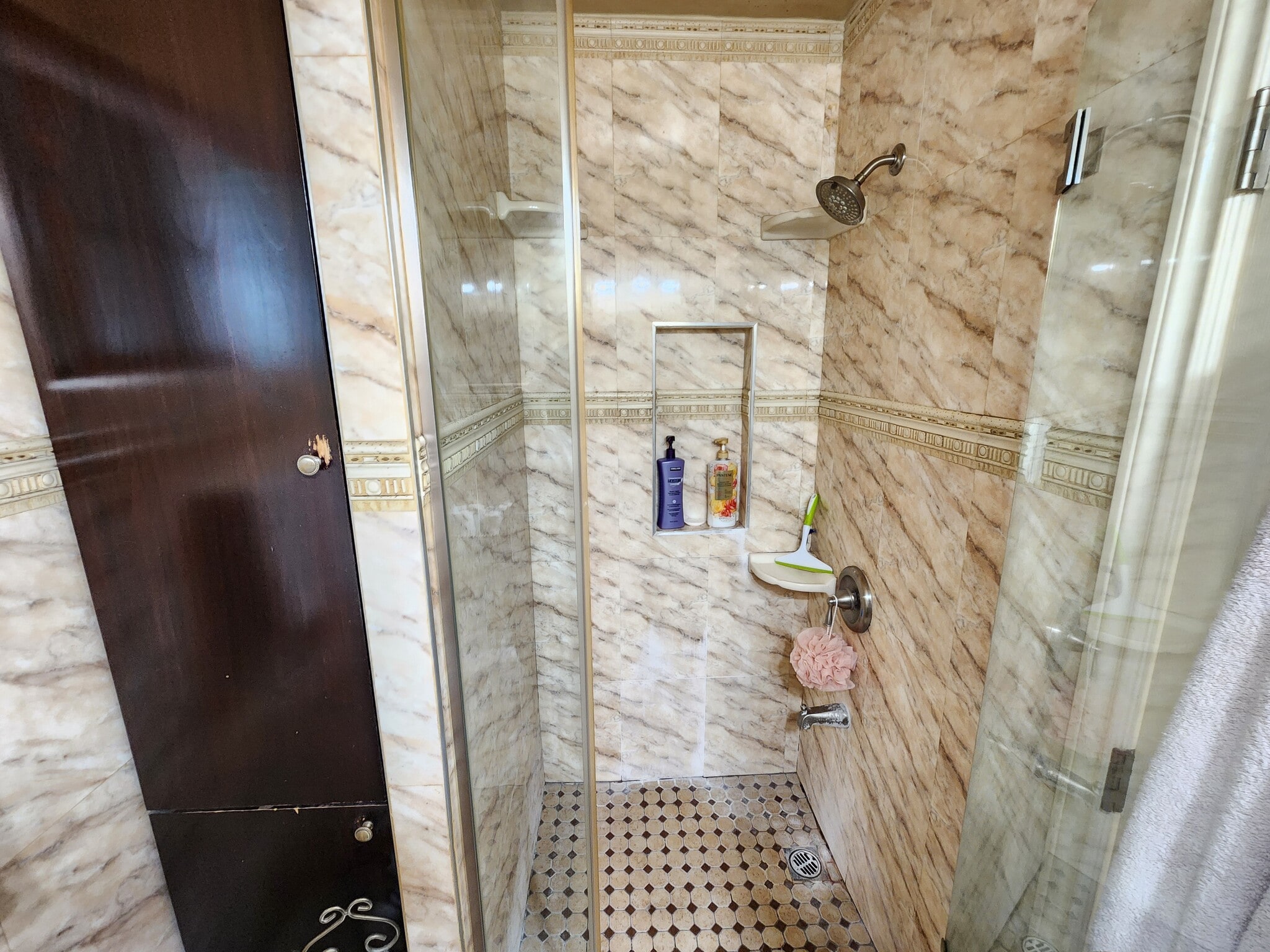 Building Photo - 6904 Radford Ave