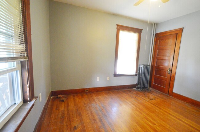 Building Photo - 53 Forest St