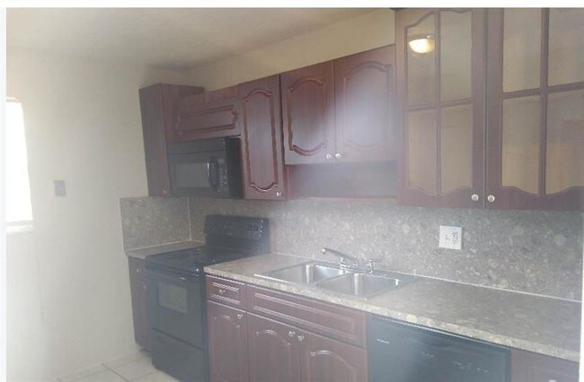 Building Photo - 2220 NW 44th Ave