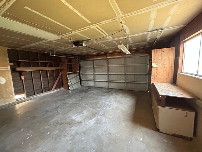 Building Photo - Lots of NEW