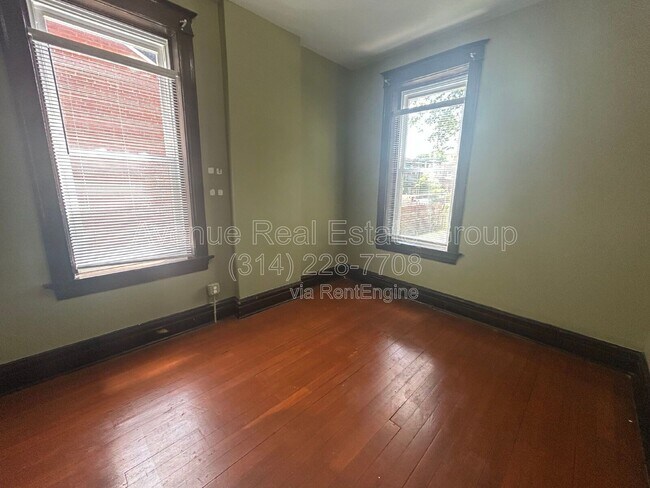 Building Photo - 4415 S Compton Ave