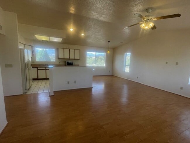 Building Photo - 2 bedroom home on over 2 acres - Contact Property Pros Property Management
