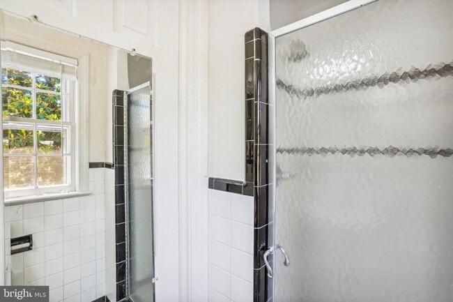 Building Photo - 5508 Dorset Ave