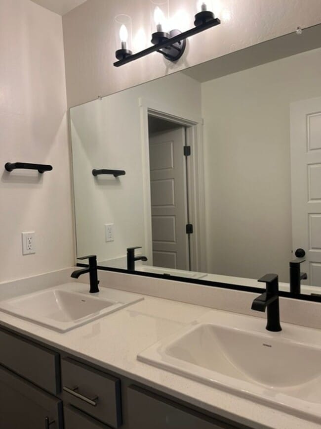 Building Photo - 6520 Acton Ct