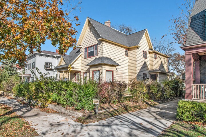 Building Photo - 144 College Ave NE