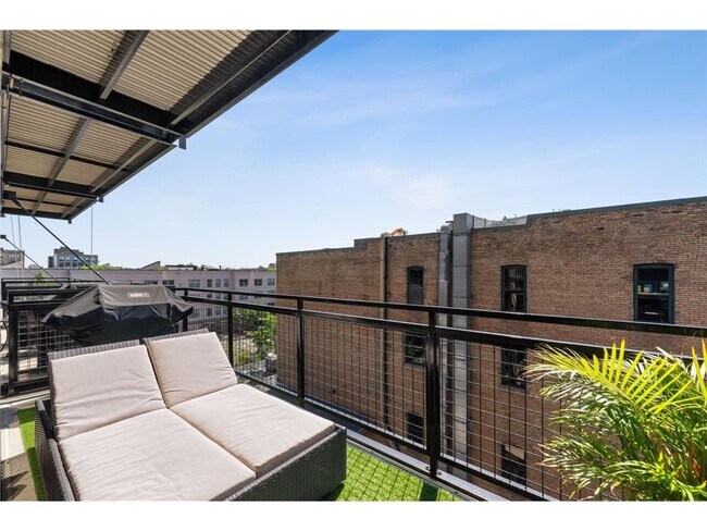 Building Photo - 618 N Washington Ave