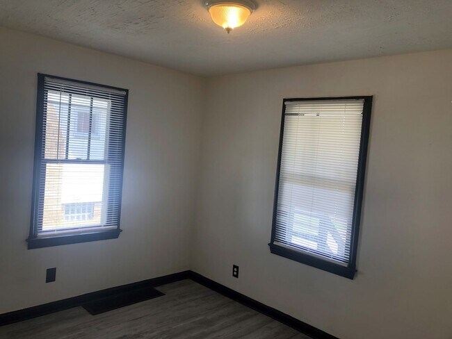 Building Photo - 3 Bedroom Canton Home