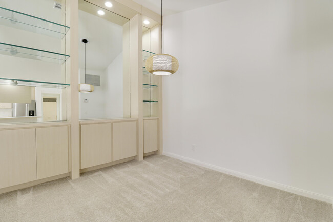 Building Photo - 11301 Myrtle Oak Ct