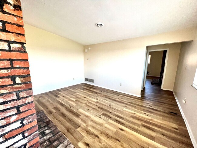 Building Photo - 41 Wyoming St