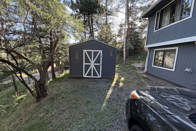 Building Photo - 27535 Mountain Park Rd