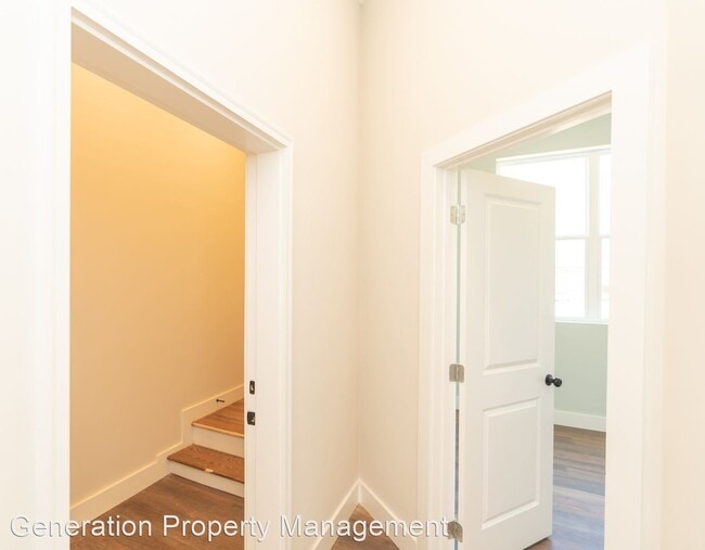 Building Photo - 4 br, 5 bath House - 1039 Montague Place
