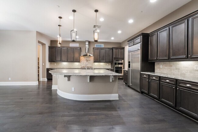 Building Photo - Elegant model home at Club Madeira!