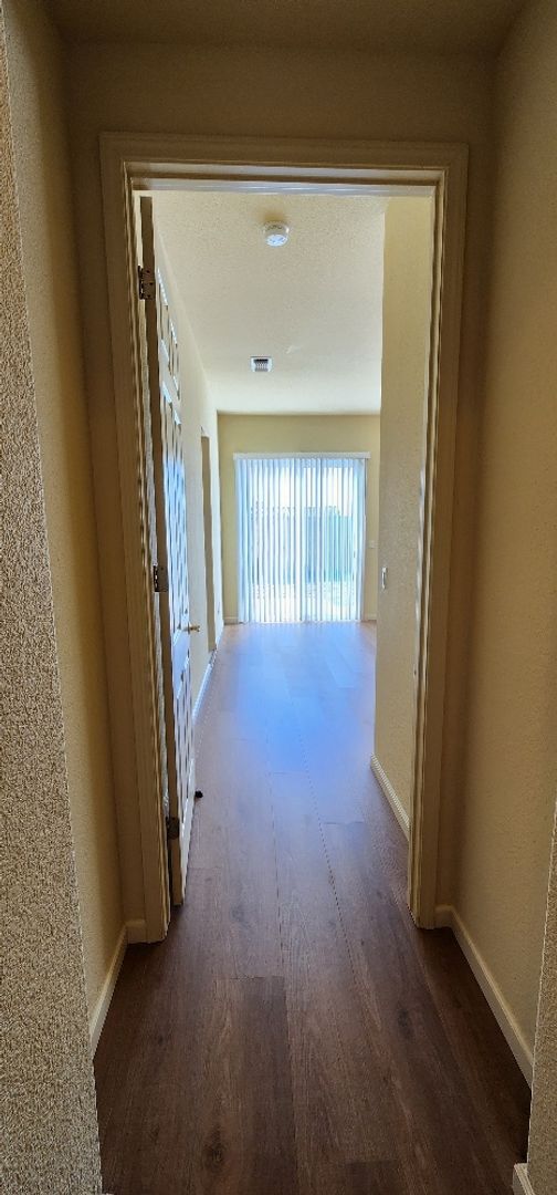 Building Photo - Beautiful Ideal Family Home: 3 Bedrooms, 2...