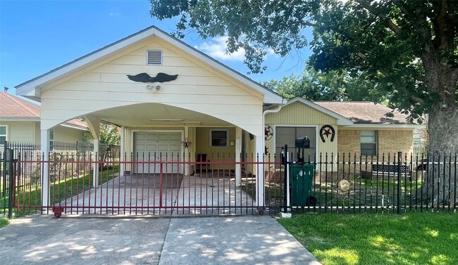 Primary Photo - 3509 Ramsey Dr