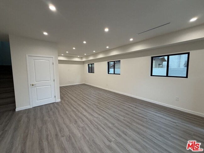 Building Photo - 6245 McLaren Ave