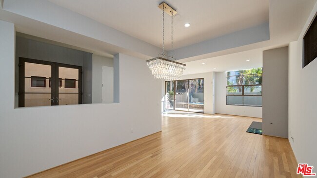 Building Photo - 143 Union Jack Mall