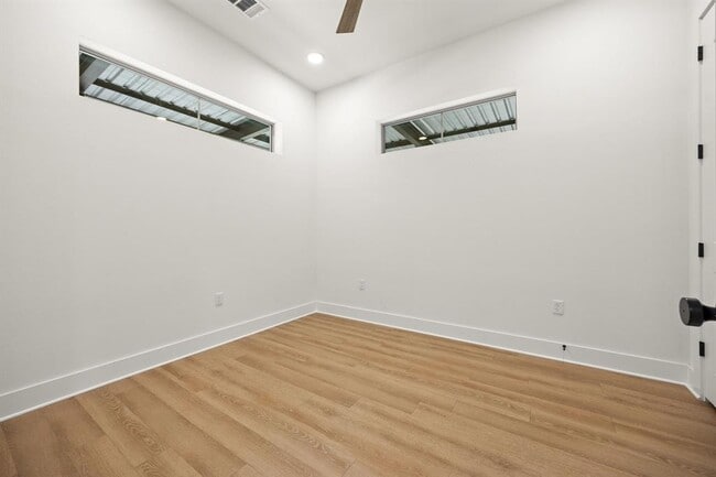 Building Photo - 4704 Sunset Trail