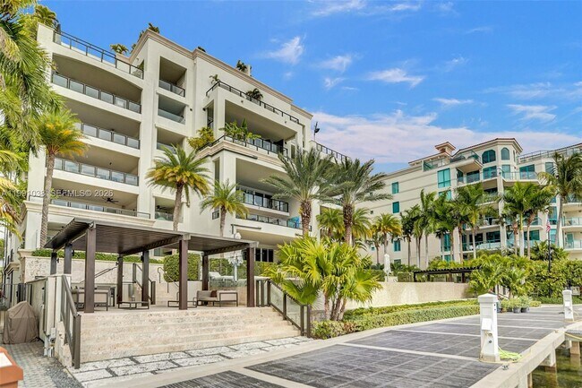 Building Photo - 3535 Hiawatha Ave