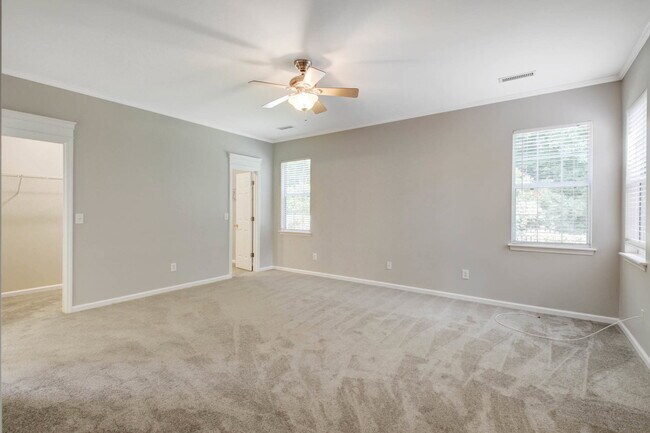 Building Photo - 6040 Fieldstone Cir