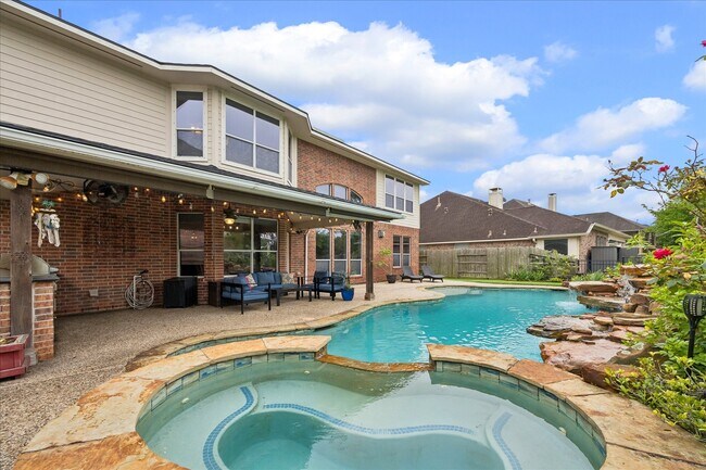 Building Photo - 1125 Shady Knoll Ln