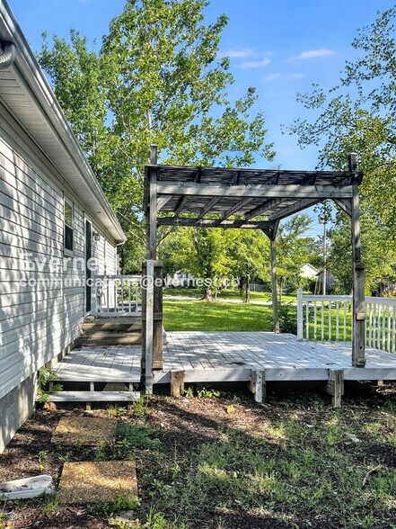 Building Photo - 593 Pleasant Hill Dr