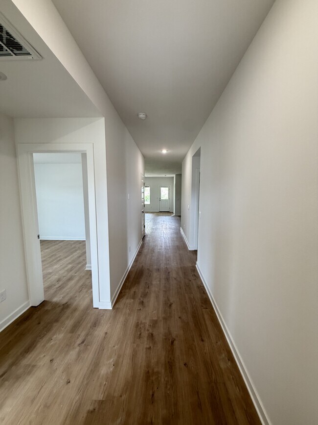 Building Photo - 376 Texas Ave